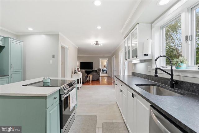 12 COLUMBUS CT, Martinsburg, WV 25404
