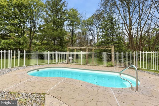 12 COLUMBUS CT, Martinsburg, WV 25404