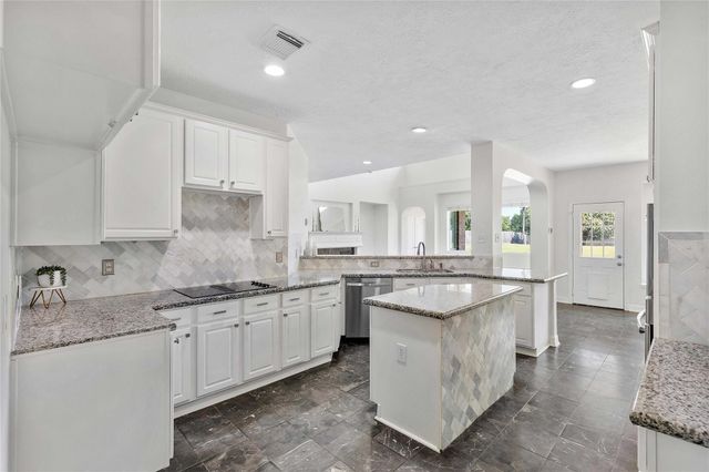17802 White Oak Hill, Cypress, TX 77429