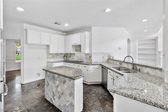 17802 White Oak Hill, Cypress, TX 77429