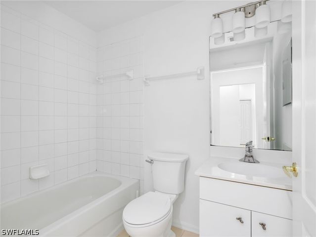 20040 Barletta LN 326, Estero, FL 33928