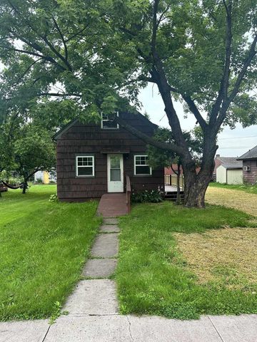 4125 E 4th St, Superior, WI 54880