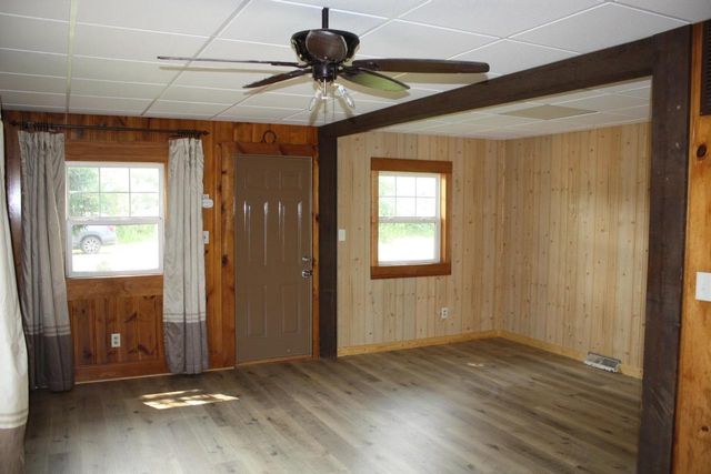 4125 E 4th St, Superior, WI 54880