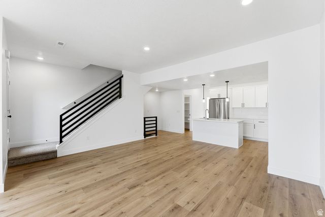 136 CHAMBORD CT, Sandy, UT 84070