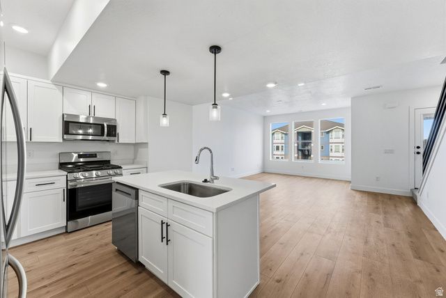 136 CHAMBORD CT, Sandy, UT 84070