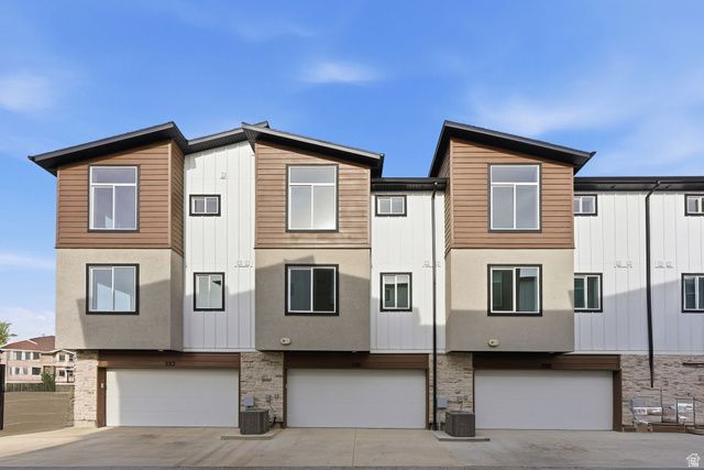 136 CHAMBORD CT, Sandy, UT 84070