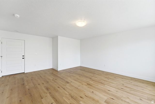 136 CHAMBORD CT, Sandy, UT 84070