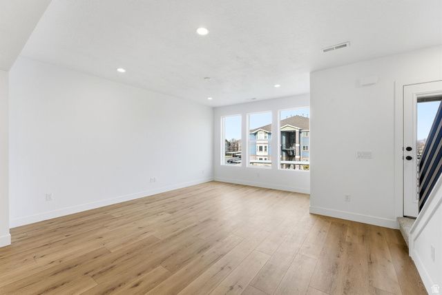 136 CHAMBORD CT, Sandy, UT 84070