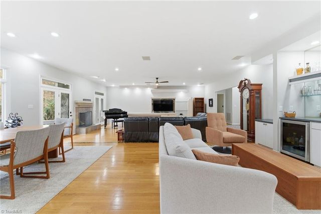 2400 Hunters Crossing Trail, Summerfield, NC 27358