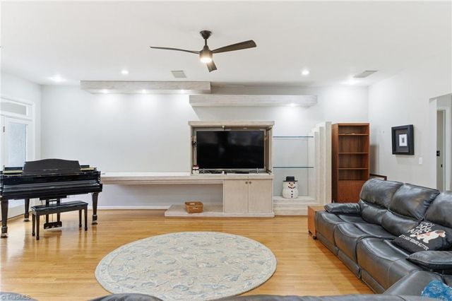 2400 Hunters Crossing Trail, Summerfield, NC 27358