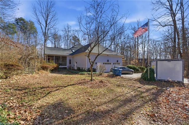 2400 Hunters Crossing Trail, Summerfield, NC 27358