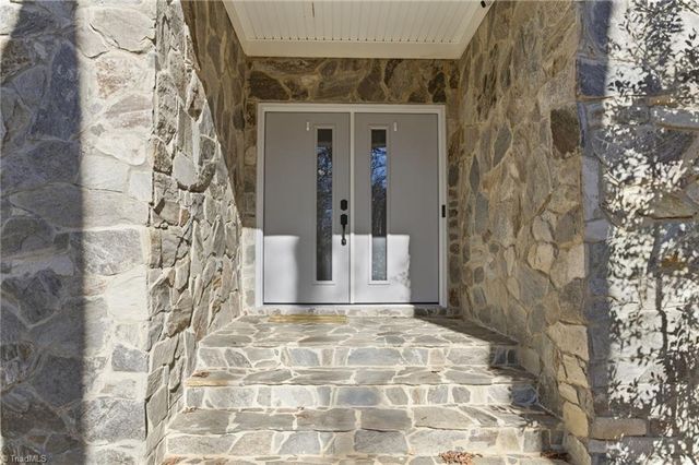 2400 Hunters Crossing Trail, Summerfield, NC 27358