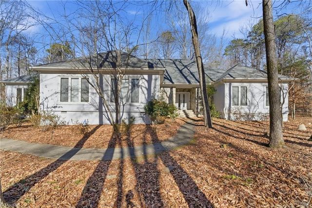 2400 Hunters Crossing Trail, Summerfield, NC 27358