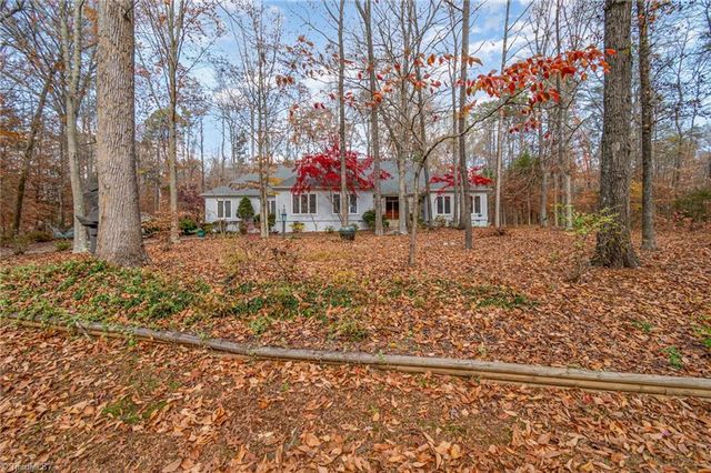 2400 Hunters Crossing Trail, Summerfield, NC 27358