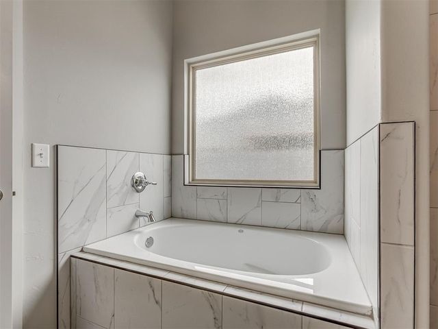 16717 Aragon Lane, Oklahoma City, OK 73170