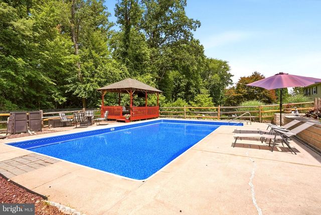 2437 W COLONIAL DR, Upper Chichester, PA 19061