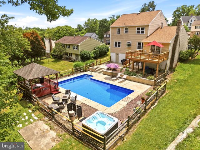 2437 W COLONIAL DR, Upper Chichester, PA 19061
