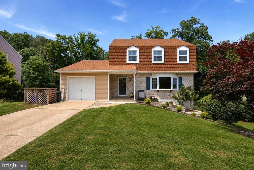 2437 W COLONIAL DR, Upper Chichester, PA 19061