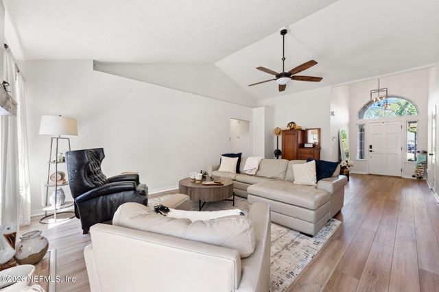 10552 INNISBROOK Drive, Jacksonville, FL 32222