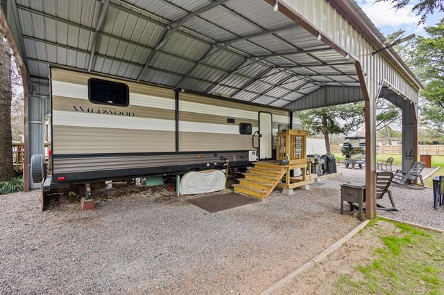 988 County Road, Gordonville, TX 76245