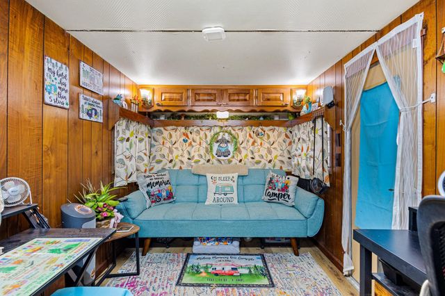 988 County Road, Gordonville, TX 76245