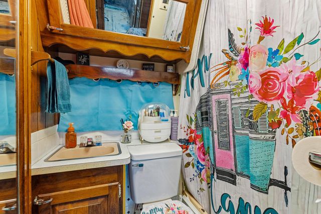 988 County Road, Gordonville, TX 76245