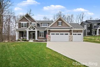 7290 Crossridge Drive Se, Cascade Twp, MI 49512