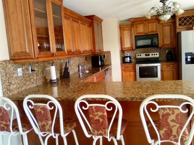 15288 SW 169th Ln, Miami, FL 33187