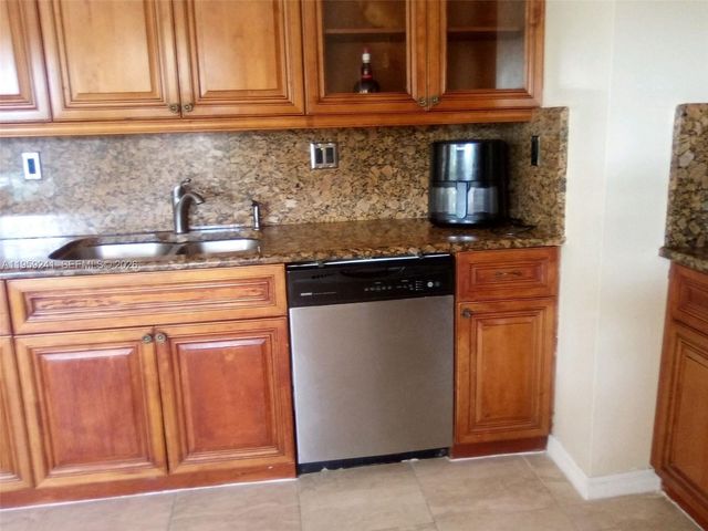 15288 SW 169th Ln, Miami, FL 33187