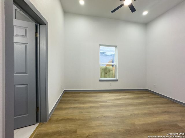 220 Omaha St, San Antonio, TX 78203