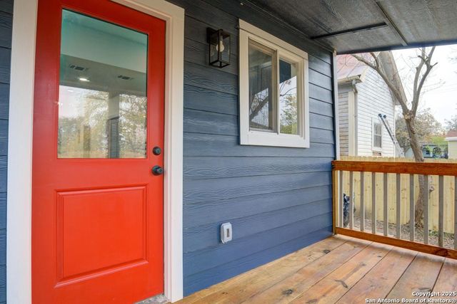 220 Omaha St, San Antonio, TX 78203