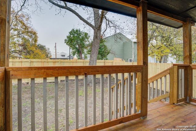 220 Omaha St, San Antonio, TX 78203