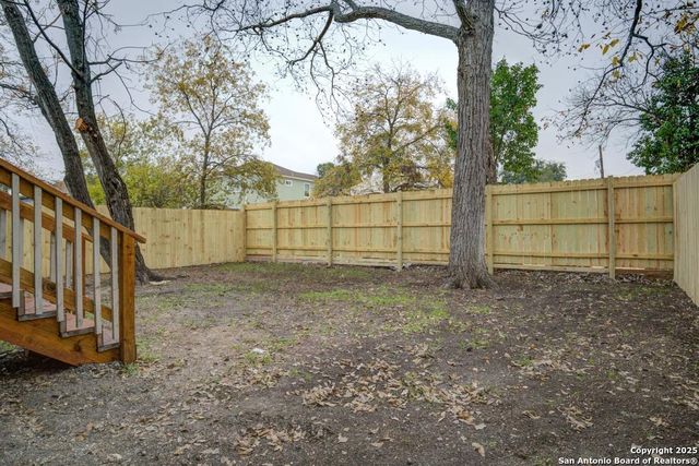 220 Omaha St, San Antonio, TX 78203