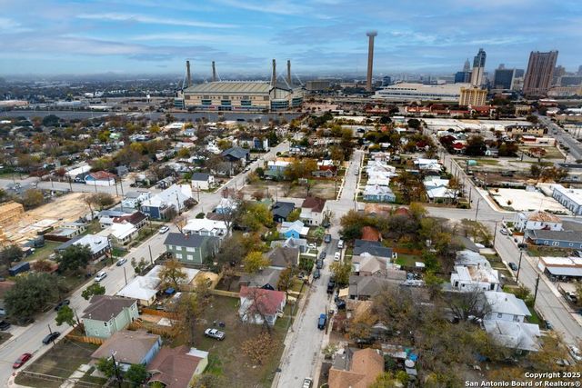 220 Omaha St, San Antonio, TX 78203