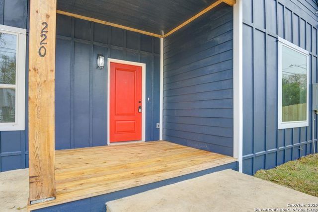 220 Omaha St, San Antonio, TX 78203