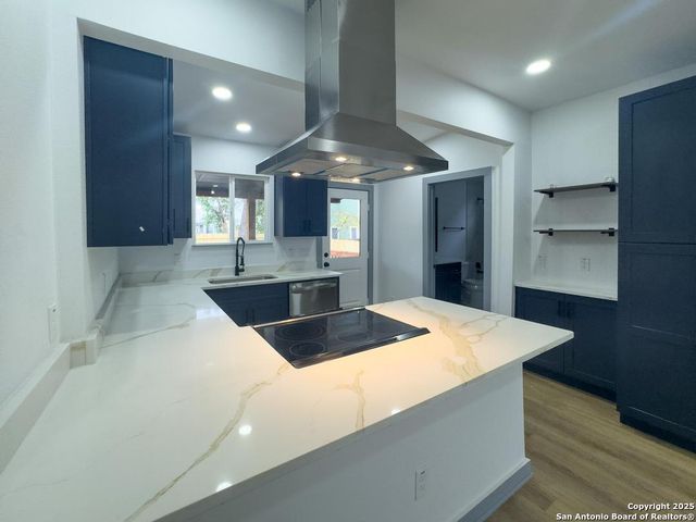 220 Omaha St, San Antonio, TX 78203