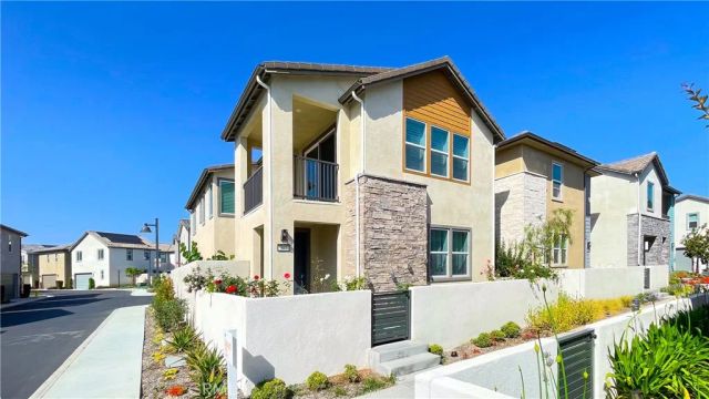 202 Zawn, Irvine, CA 92618