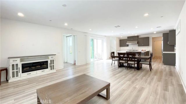 202 Zawn, Irvine, CA 92618