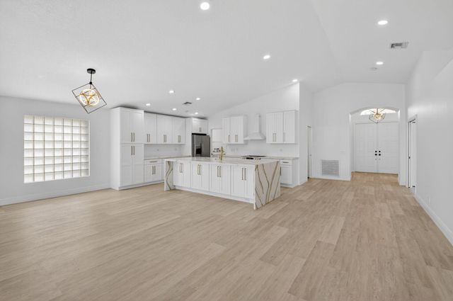 11728 Dove Hollow Avenue, Boynton Beach, FL 33437
