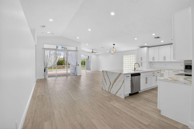 11728 Dove Hollow Avenue, Boynton Beach, FL 33437