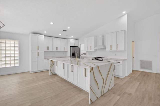 11728 Dove Hollow Avenue, Boynton Beach, FL 33437