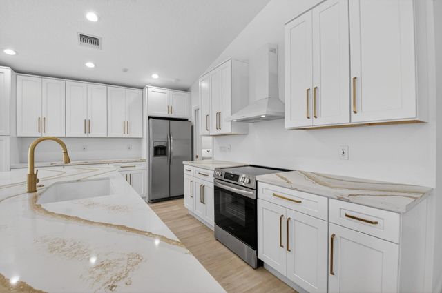 11728 Dove Hollow Avenue, Boynton Beach, FL 33437