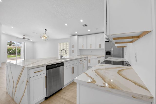 11728 Dove Hollow Avenue, Boynton Beach, FL 33437