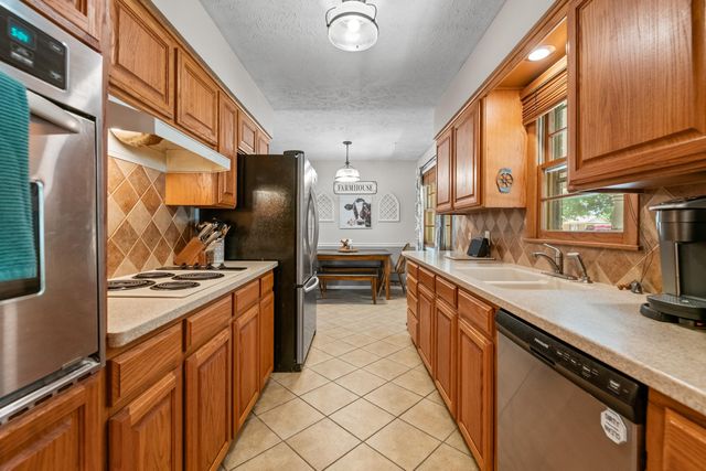 2335 Crest St, Augusta, KS 67010