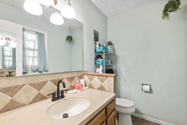 2335 Crest St, Augusta, KS 67010