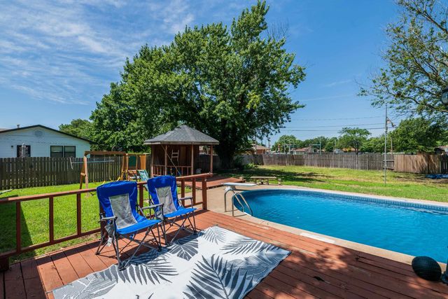 2335 Crest St, Augusta, KS 67010