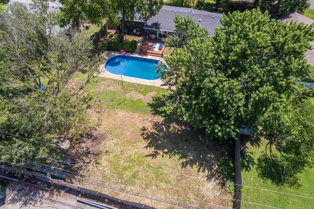 2335 Crest St, Augusta, KS 67010