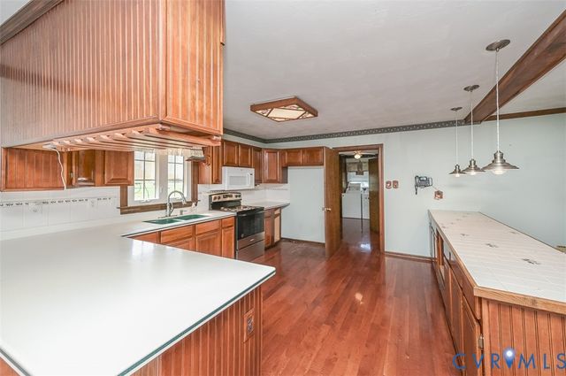 7641 Elko Rd, Sandston, VA 23150