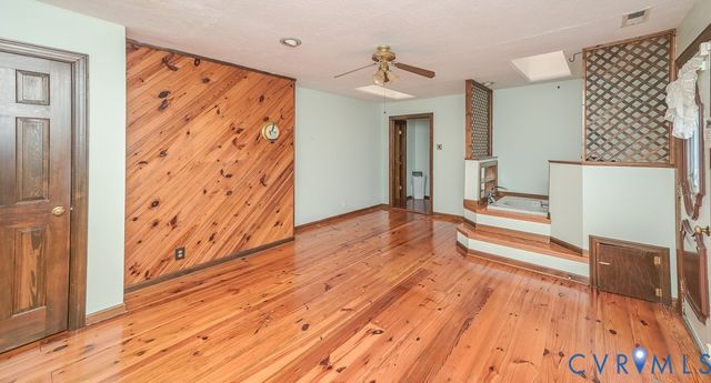 7641 Elko Rd, Sandston, VA 23150