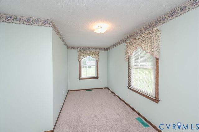 7641 Elko Rd, Sandston, VA 23150